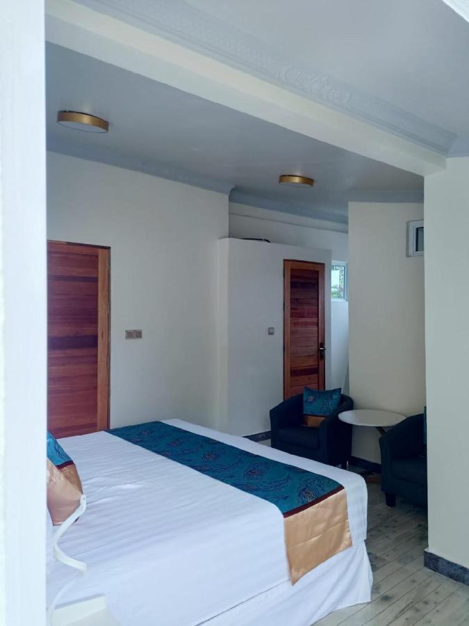Island Life Maldives Retreat & Spa Magoodhoo Exterior foto