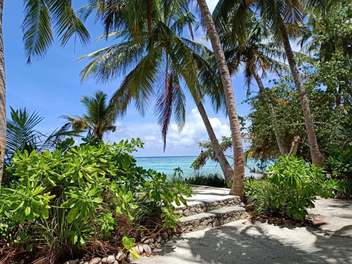 Island Life Maldives Retreat & Spa Magoodhoo Exterior foto